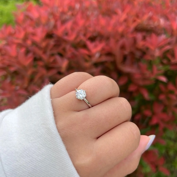 Certified 1 Ct D Color Moissanite Ring For Engagement/Wedding Ring S925 💍 NEW - Picture 2 of 9